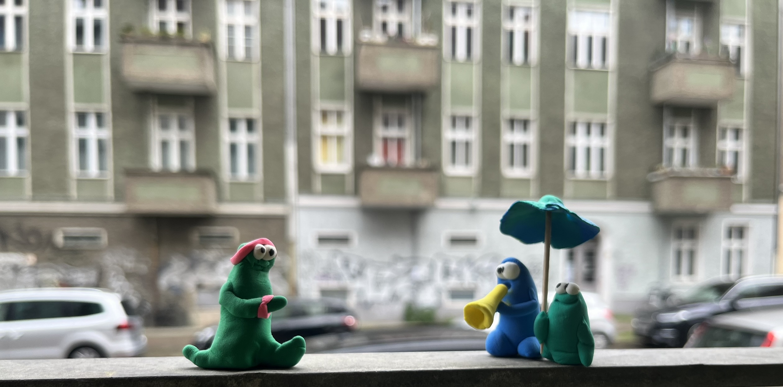 Das Fensterbank-Trio